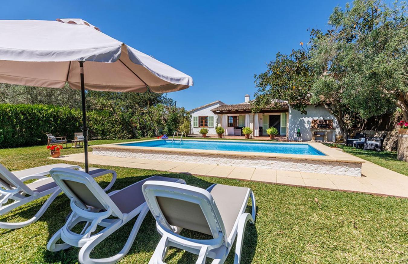 Avinent Villa *